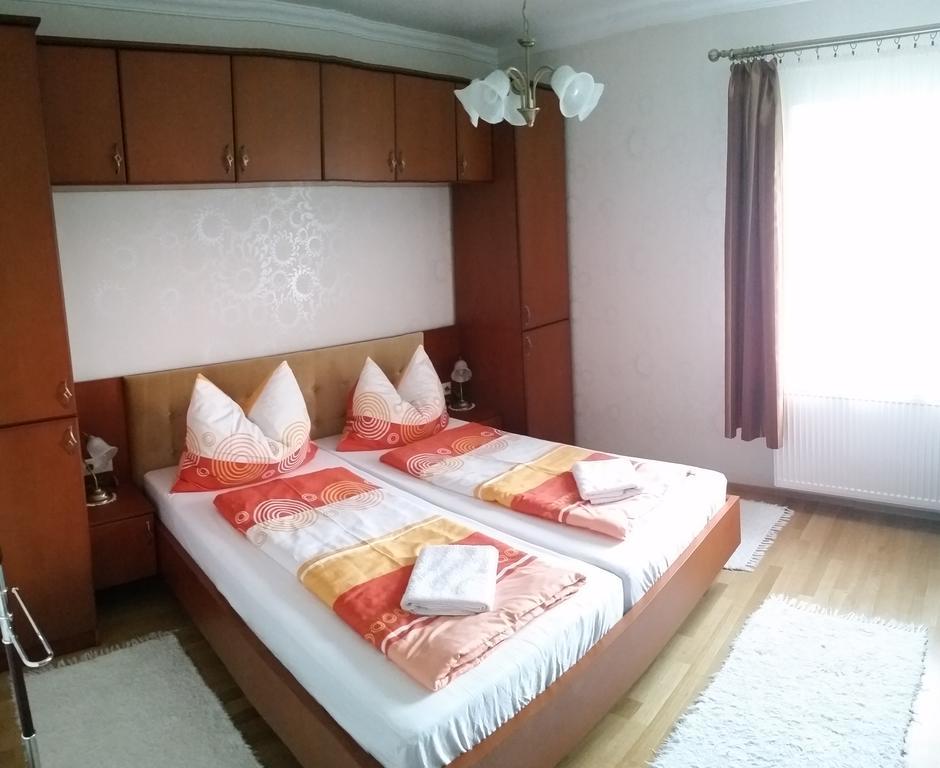Fadora Apartman تيهاني الغرفة الصورة