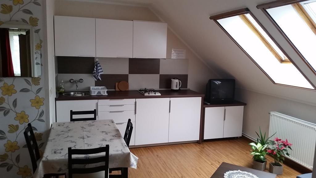 Fadora Apartman تيهاني الغرفة الصورة