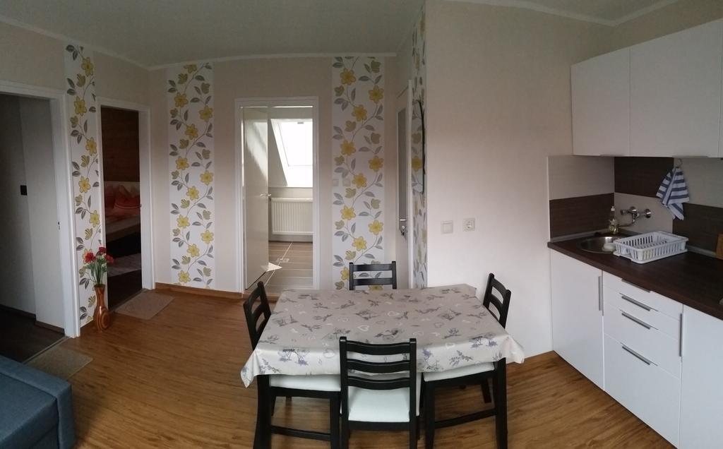 Fadora Apartman تيهاني الغرفة الصورة