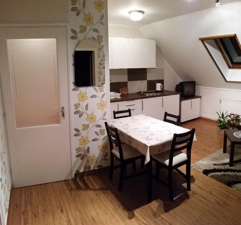 Fadora Apartman تيهاني الغرفة الصورة