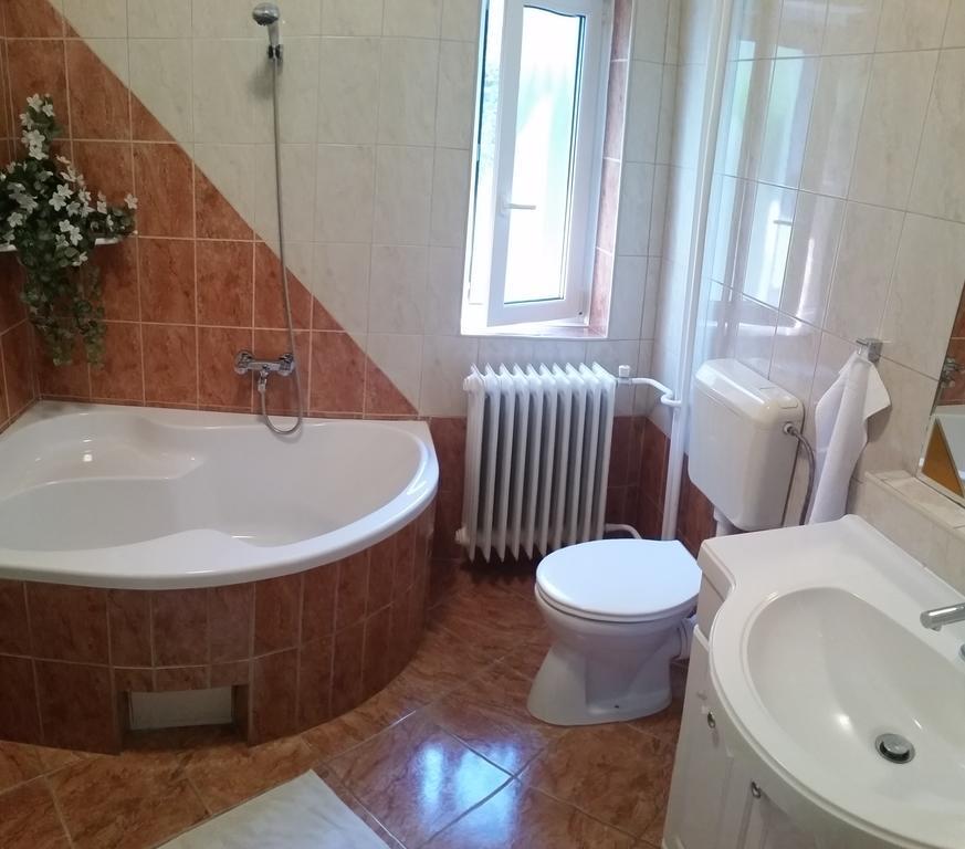 Fadora Apartman تيهاني المظهر الخارجي الصورة